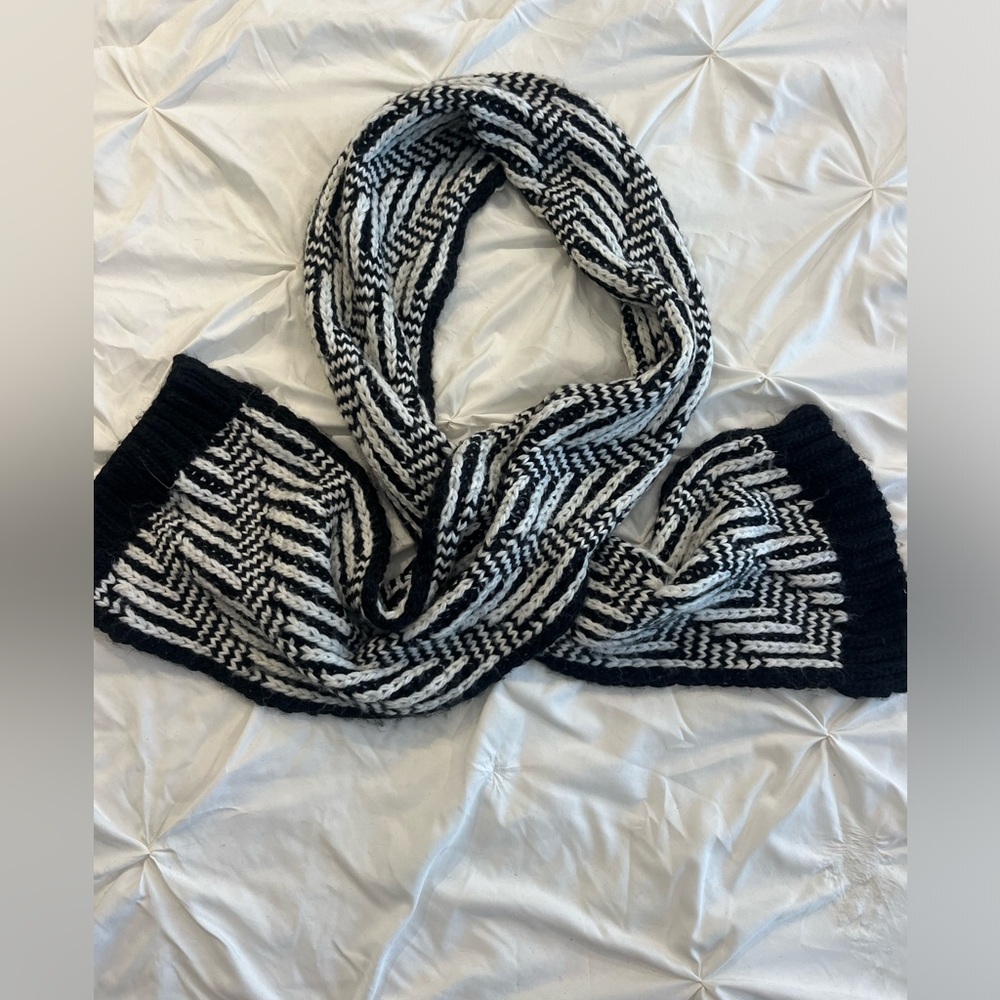 BCBGeneration Monochrome Knit Scarf